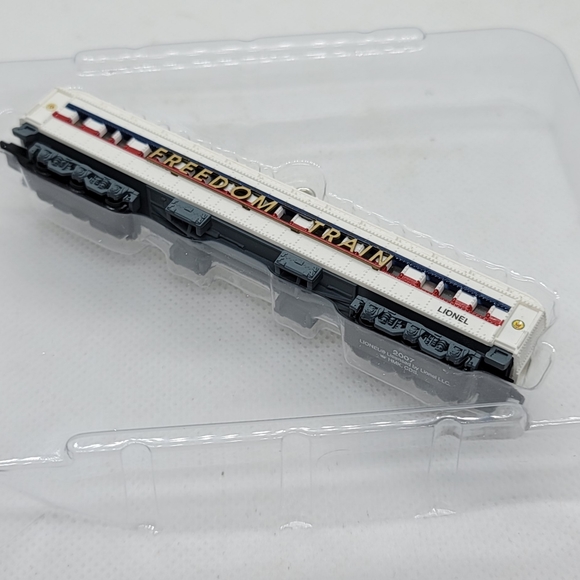 Retired 2007 Hallmark Lionel Freedom Train Observa - Picture 5 of 5